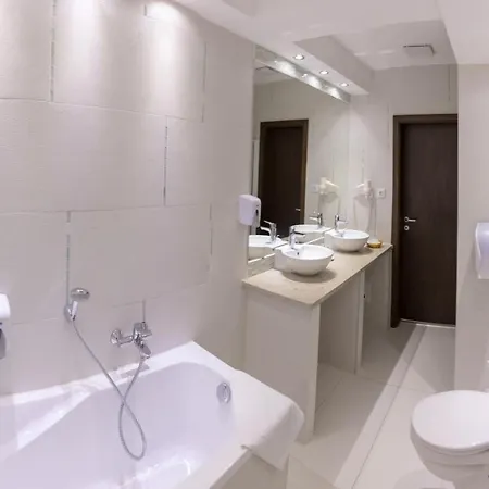 Hotel Bastya Konferencia Es Wellness 4*