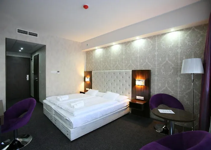 Ξενοδοχείο Bastya Konferencia Es Wellness 4*