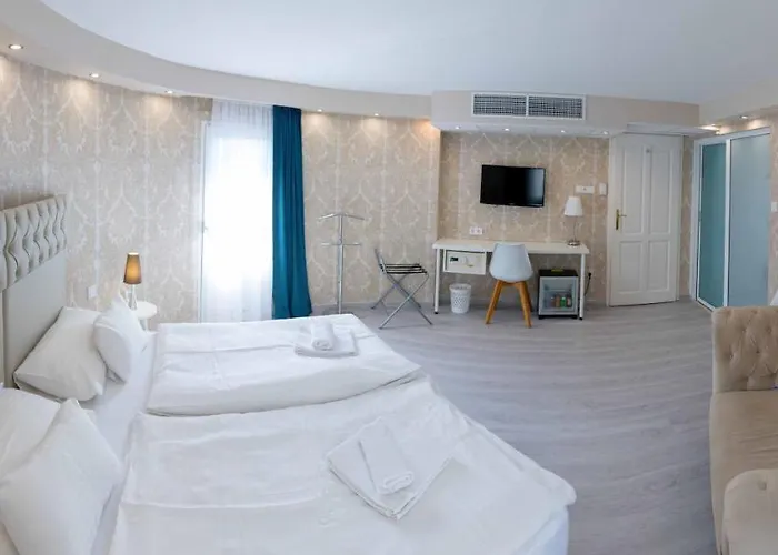 Bastya Konferencia Es Wellness 4* Μίσκολτς