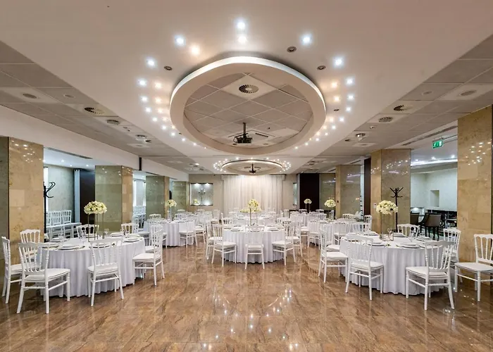 Bastya Konferencia Es Wellness Ξενοδοχείο Μίσκολτς
